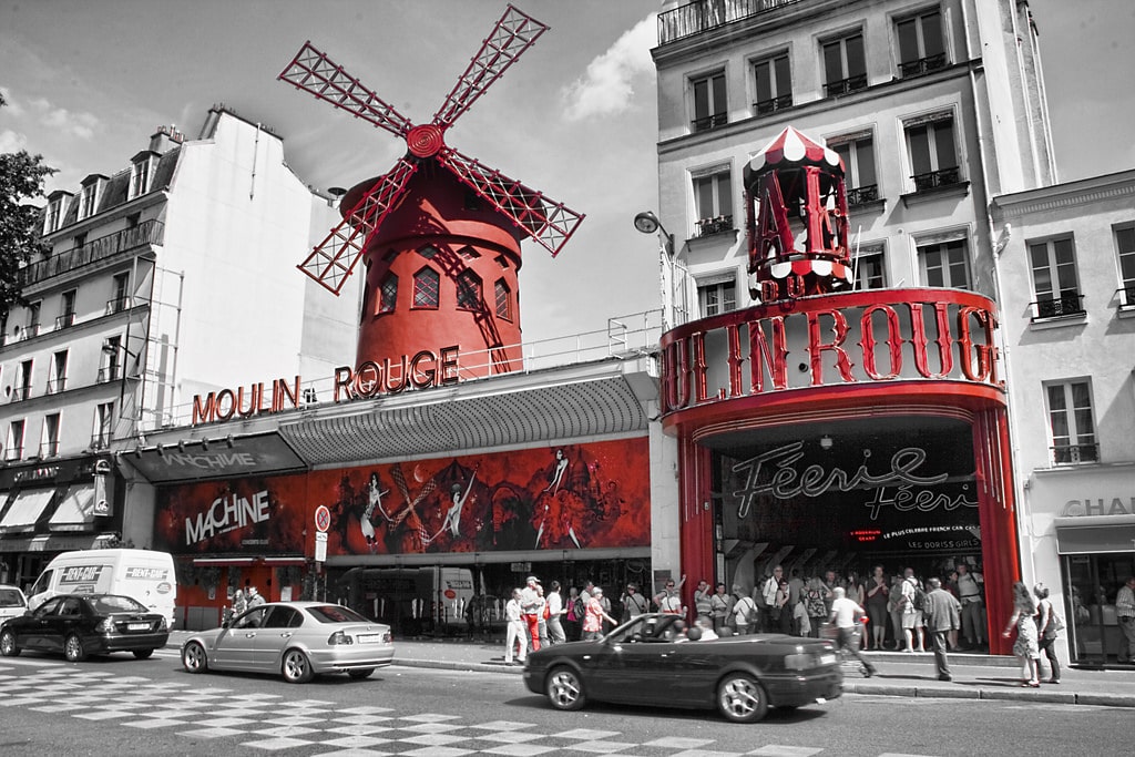 Moulin Rouge Tips: 10 Tips to Enjoy the Show - dipkiss travels