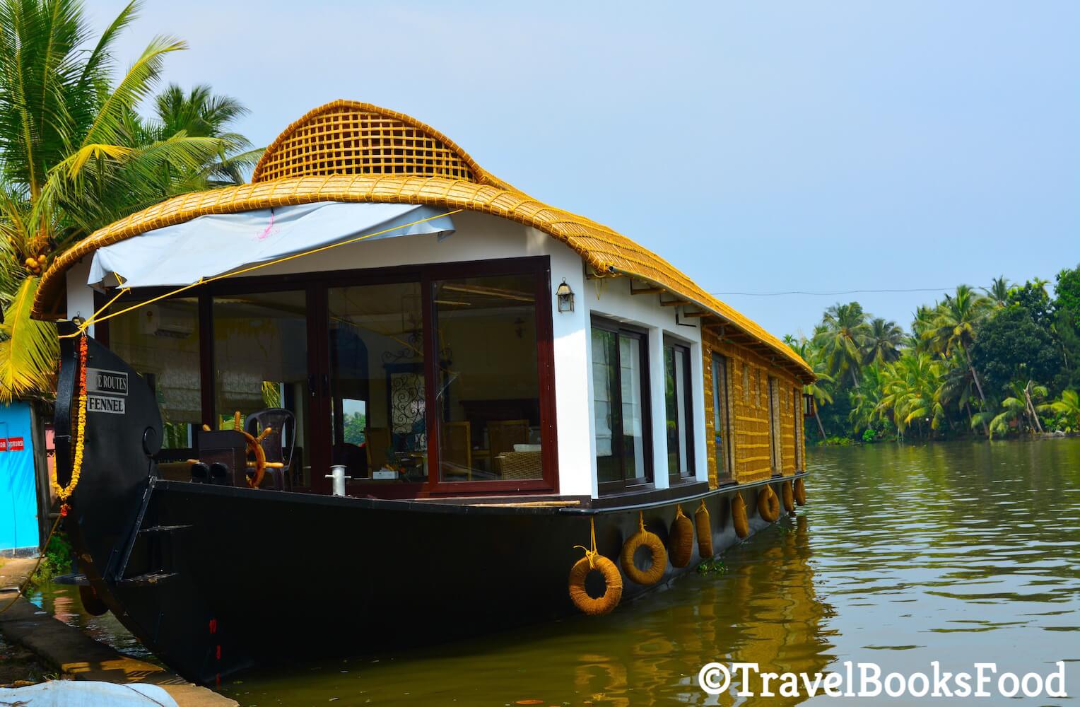 Spice Routes Luxury Houseboat in Kerala, India | Luxury Cruises in Kerala | Luxury Houseboats in Kerala | Alleppey Houseboats