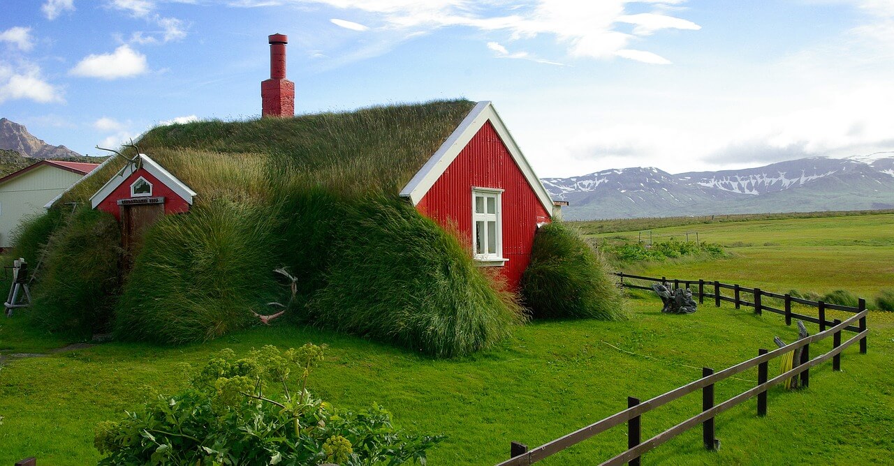 Iceland Roadtrip Itinerary: Turf houses