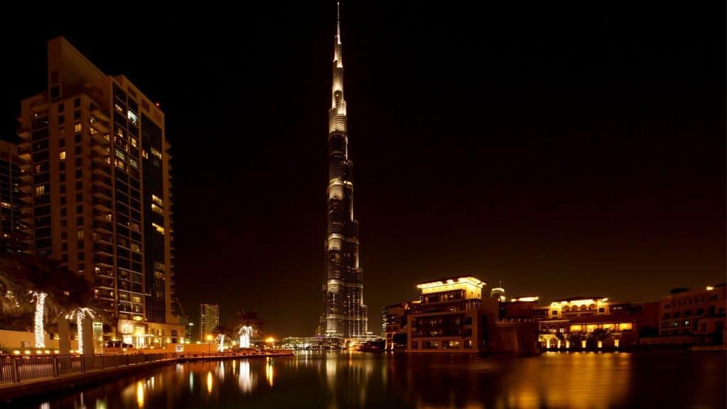 Places_to_visit_in_Dubai_itinerary_Khalifa