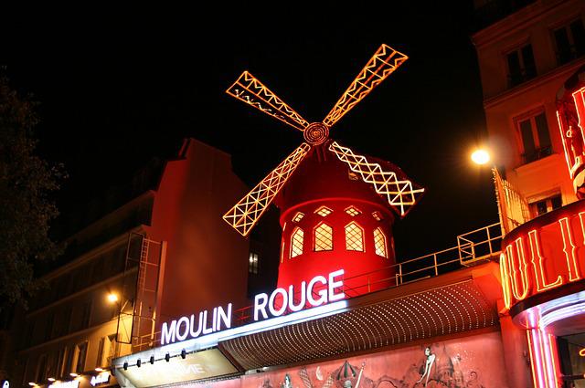 Moulin Rouge Tips: 10 Tips to Enjoy the Show - dipkiss travels