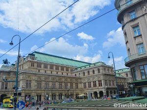 An Evening Of Luxury At The Vienna State Opera House